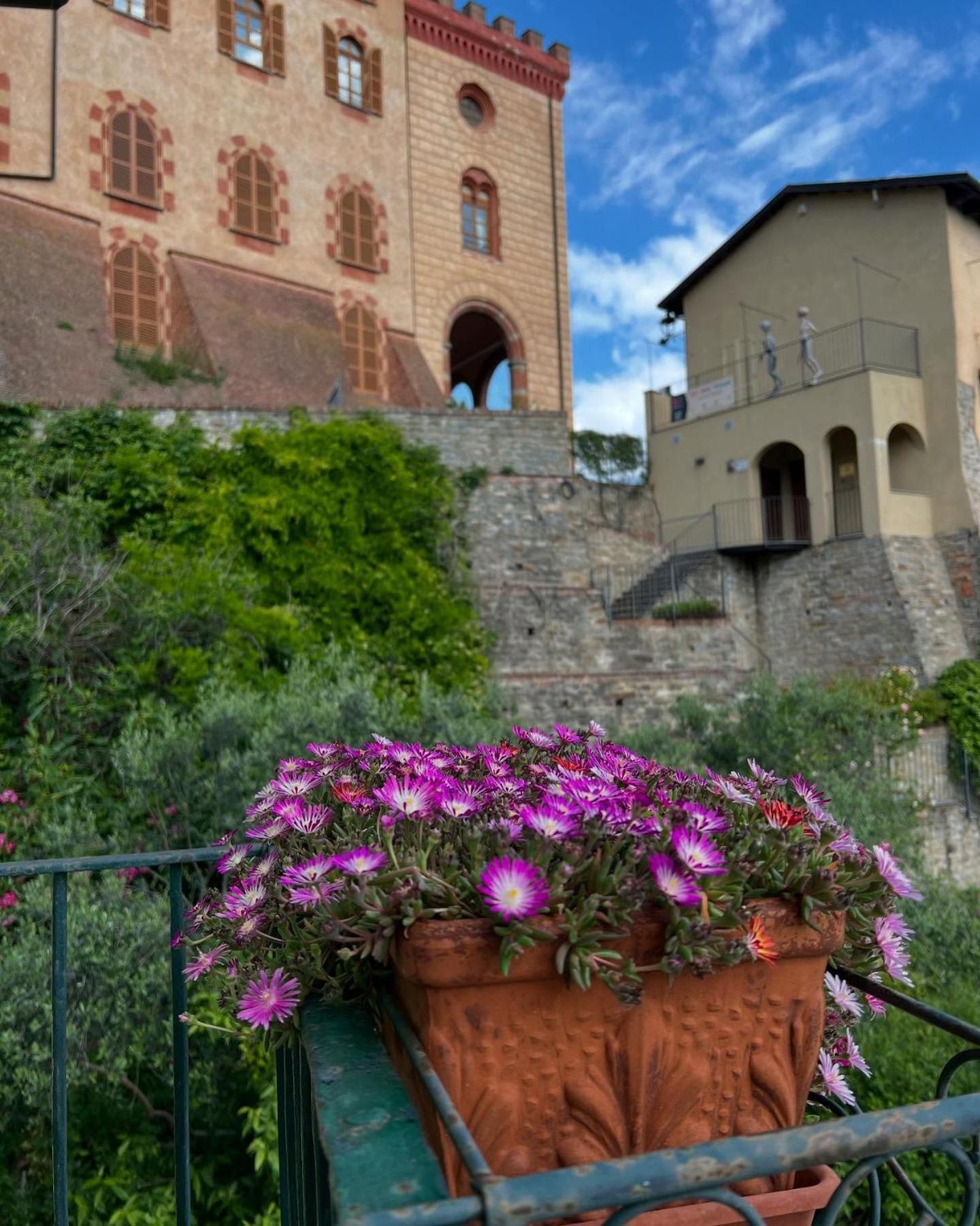 Archi Del '400 Appartamento Barolo Exterior photo