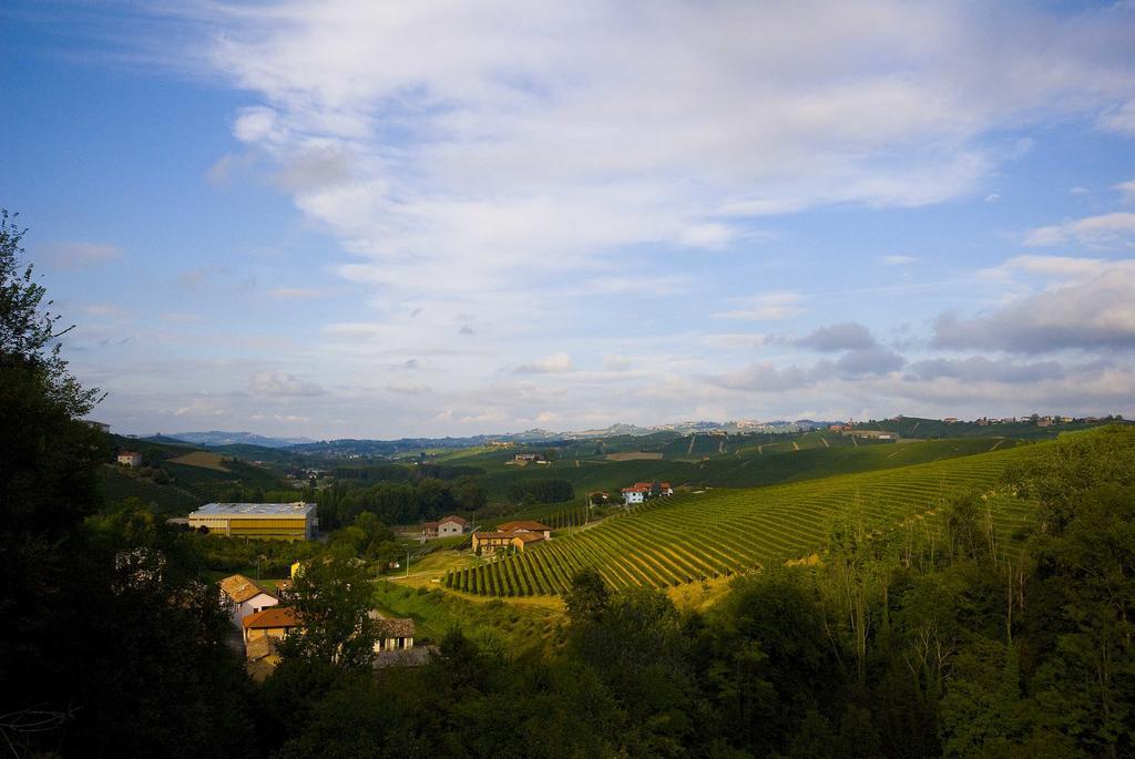 Archi Del '400 Appartamento Barolo Exterior photo